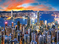 홍콩의 황홀한 스카이라인과 일몰