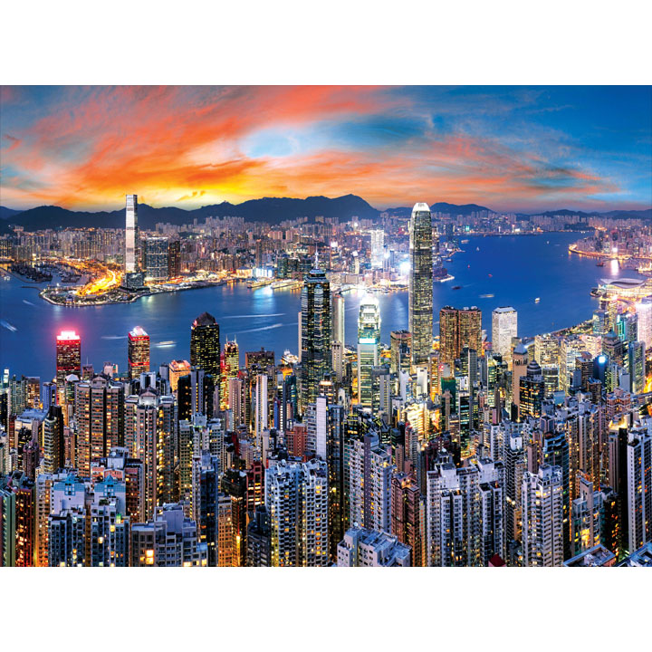 홍콩의 황홀한 스카이라인과 일몰