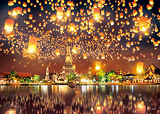방콕 왓 아룬의 이펭축제와 플로팅 램프
